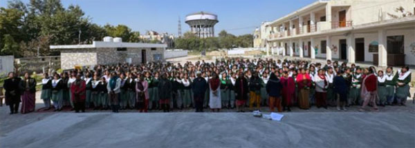 A session with NNBIC students on healthy dietary practices